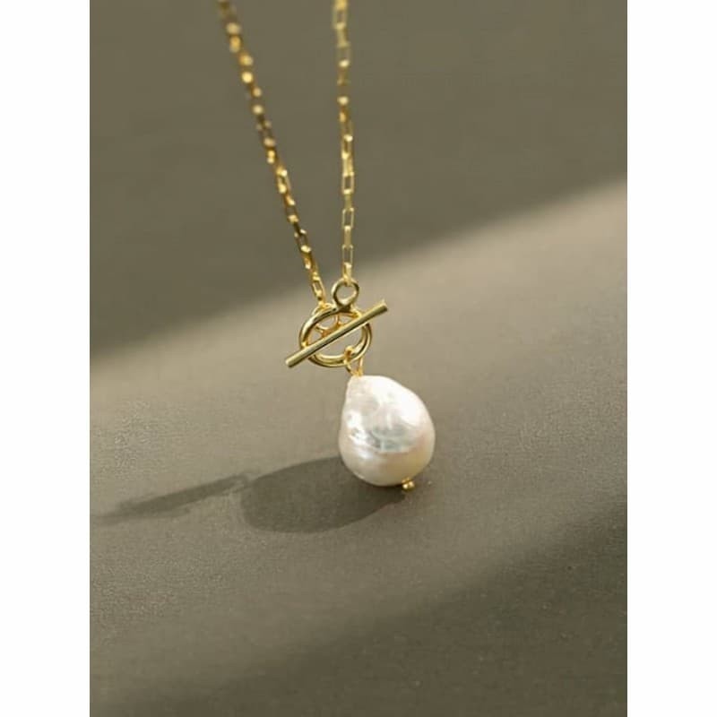 Elegancia Refinada: Collar Gargantilla con Cadena de Plata de ley 925 Chapada en Oro con Perla Barroca