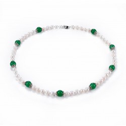 Encanto Clásico: Collar de plata 925 con Perlas Blancas y Piedras Aventurinas Verdes