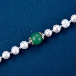 Encanto Clásico: Collar de plata 925 con Perlas Blancas y Piedras Aventurinas Verdes