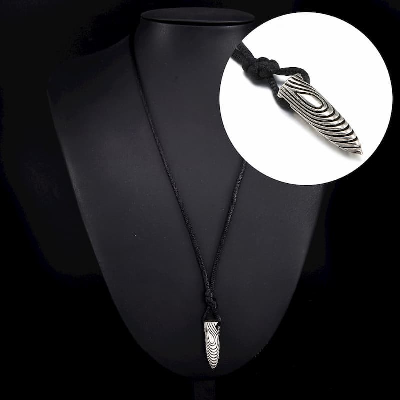 Collares con balas plateadas