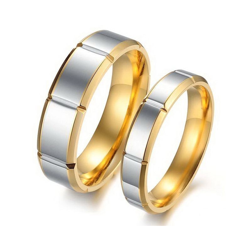 Alianzas de parejas chapadas en oro con satinado gris de acero inoxidable