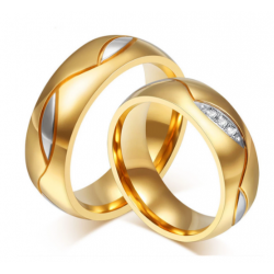 Elegantes Alianzas de parejas en acero inoxidable acabado oro 18k con circonitas blancas