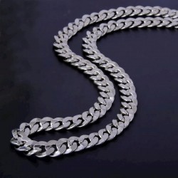 Collar cadena fabricada en acero inoxidable de 9 mm de ancho