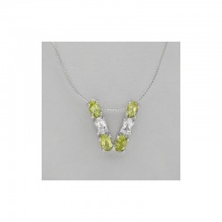 Collar con colgante de plata de ley 925 diseñado con letra V con piedras peridotos y topacios