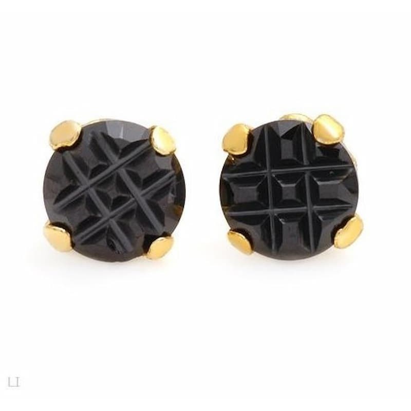 Descubre la Elegancia en Miniatura: Pendientes Pequeños de Plata Fina Vermeil