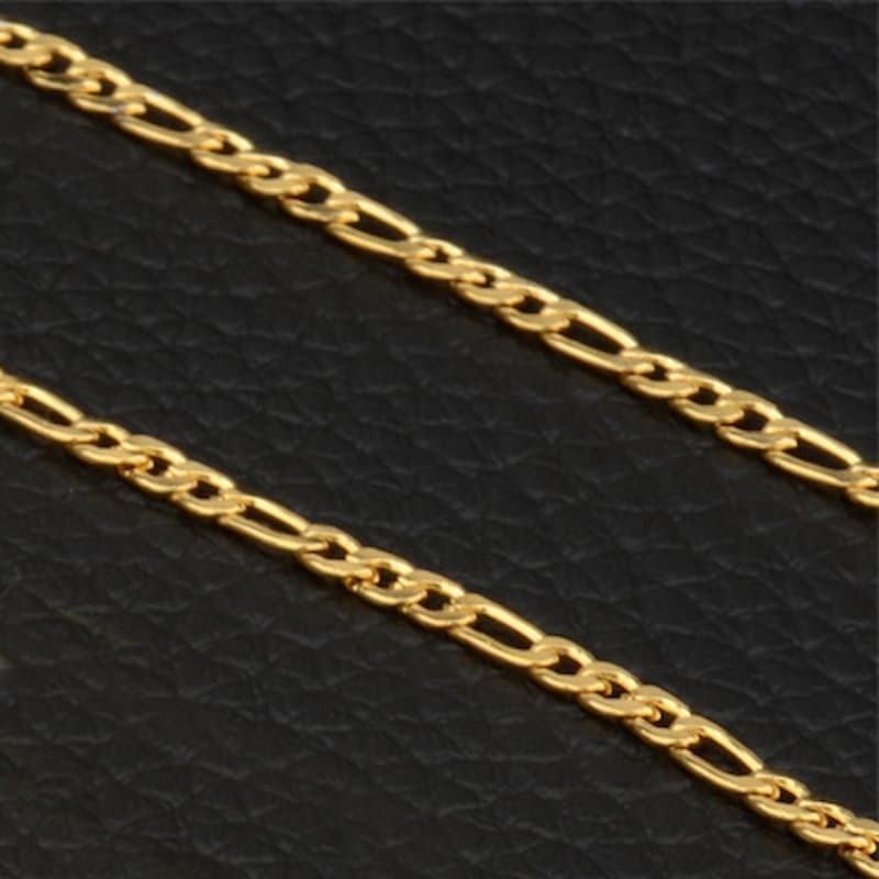 Cadena collar diseño fígaro chapada en oro de 3 mm de ancho