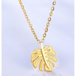 Collares dorados para mujer...