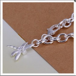 Elegancia Atemporal: Descubre la Pulsera de Acero Inoxidable con Acabado en Plata y Diseño Libélula