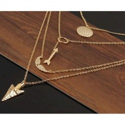 Collar de cuatro capas con cadenas chapadas en oro 18k diseñado con flechas