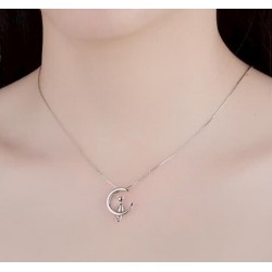 Conjunto de collar y pendientes diseño de gato acabado plata