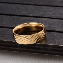 Anillo de compromiso fabricado de acero inoxidable con baño de oro 18k