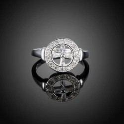 Original anillo de acero bañado en plata fina con circonias cúbicas de color blanco