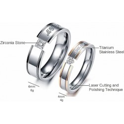 Anillos de compromiso de acero inoxidable de titanio de dos colores con piedra de cristal blanco