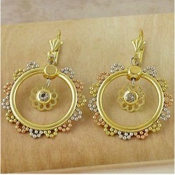 Aros con piedras de cristal blancos chapados en oro 18k