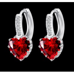 Pendientes de acero chapados en plata con piedra verde o roja