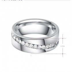 Alianzas de compromiso plateados de acero inoxidable y cristal