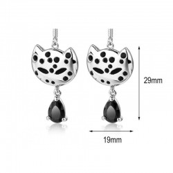 Pendientes de mujer fabricados en acero rodiado con diseño de gatos y piedras negras