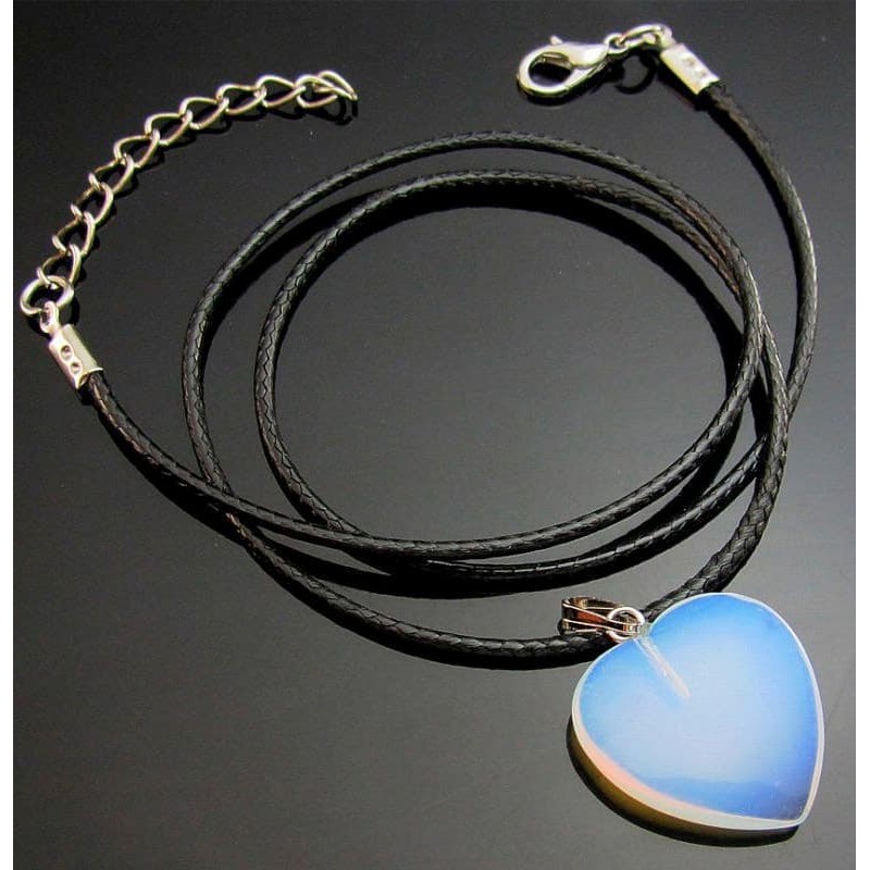 Collar de acero inoxidable para mujer con colgante de corazón liso y acabado pulido espejo.