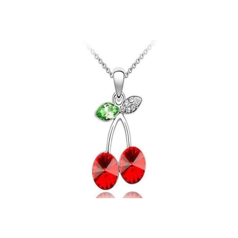 Collar chapado en plata para mujer con colgante en forma de cerezas rojas con acabado esmaltado.