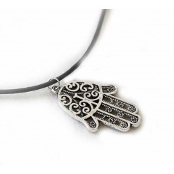 Collar de bisutería económicachapado en plata diseñado con mano de Fátima