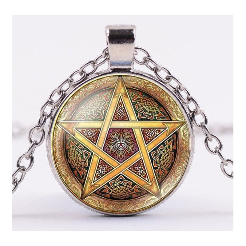 Collar con cadena chapada en plata de 50 cm de largo y colgante cabujon estrella pentagonal