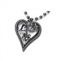 collar diseñado con un corazón