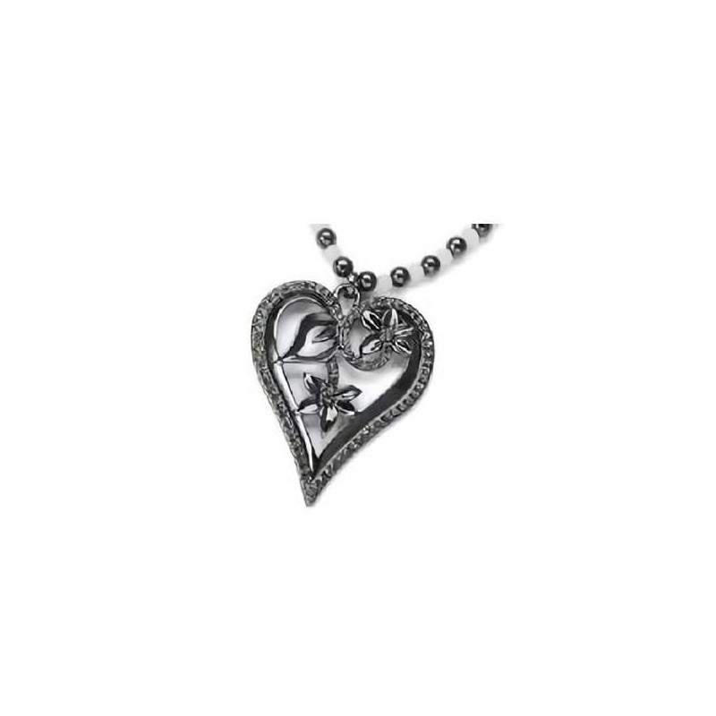 collar diseñado con un corazón