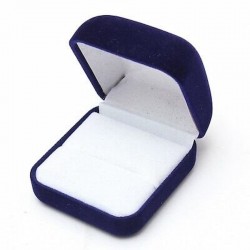 Anillos con diamantes artificiales