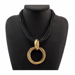 Collar para mujer diseño vintage con cordón de piel y colgante de cobre dorado