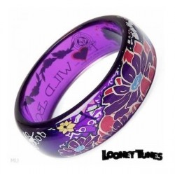 Brazalete de mujer fabricado en resina pulida de color púrpura vibrante con acabado brillante.