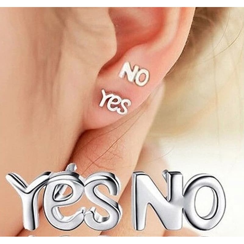 Bisutería con aretes personalizados bañados en plata de ley con diseño exclusivo