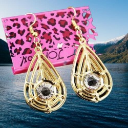 Pendientes de bisutería económica con colgantes con piedras de color blanco de primera marca