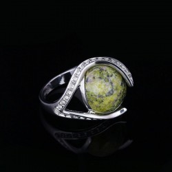 Anillo chapado en plata para mujer con gran piedra turquesa de color verde con pequeños cristales