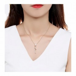 Colgante para mujer con perlas y circonias y cadena chapada en oro 18k
