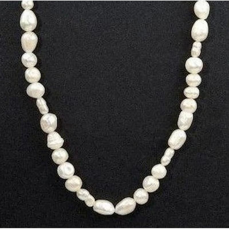 Clásico collar de perlas blancas cultivadas en agua dulce con cierre de plata 925