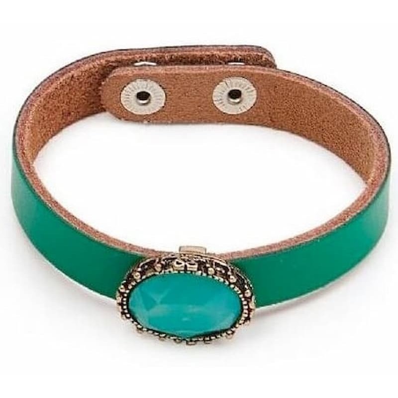 Pulsera de cuero color verde bosque con una piedra central de cristal en tono turquesa brillante.