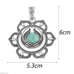 Colgante de acero con piedra de color turquesa