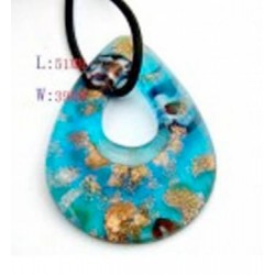 Colgante de acrílico  color azul con cordón