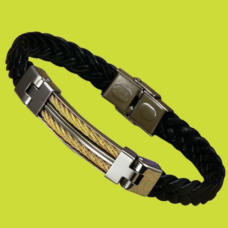 Pulsera de hombre fashion de cuero vacuno con alambres dorados