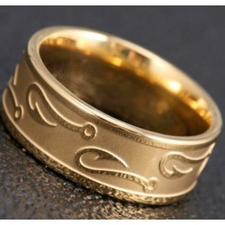 Anillo de acero de tungsteno para hombres chapado oro de 7 mm de ancho en talla 24