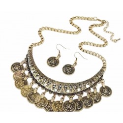 Conjunto de collar y pendientes diseñado con el estilo de monedas antiguas