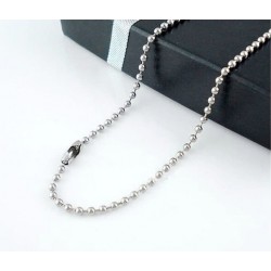 Collar para mujer con cadena de 60 cm de largo diseñado con una mariposa y un corazón