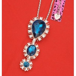 Collar con colgante de 3...