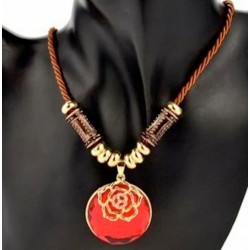 Cordón de collar largo con colgante redondo de color rojo