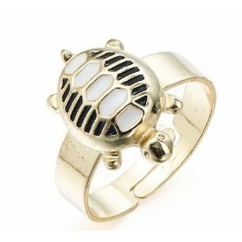 Anillo ajustable de mujer con diseño de tortuga detallada y acabado esmaltado.
