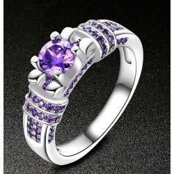 Anillo chapado en oro blanco con piedra amatista en Talla 17
