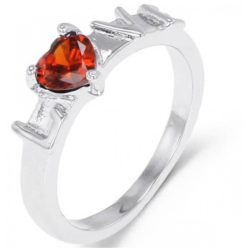 Anillo de mujer en acero con acabado plateado y una gran piedra central de cristal rojo facetado.