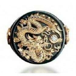 Anillo de acero para hombres diseñado con sello de color negro con dragón dorado