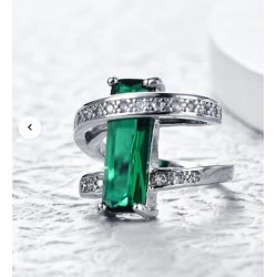 Anillo para mujer chapado en plata CON PIEDRA DE CRISTAL COLOR ESMERALDA  EN Talla 12