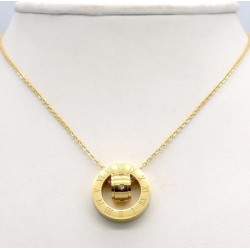 Collar con números romanos...